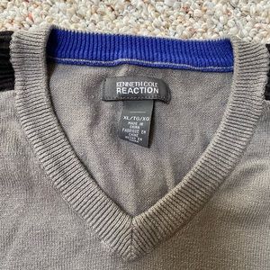 Kenneth Cole youth Xl sweater